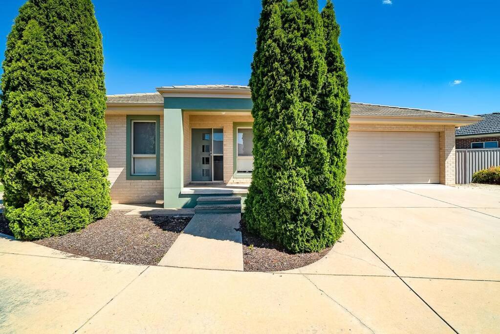 Light & Bright Homely Villa Wagga Wagga Exterior photo